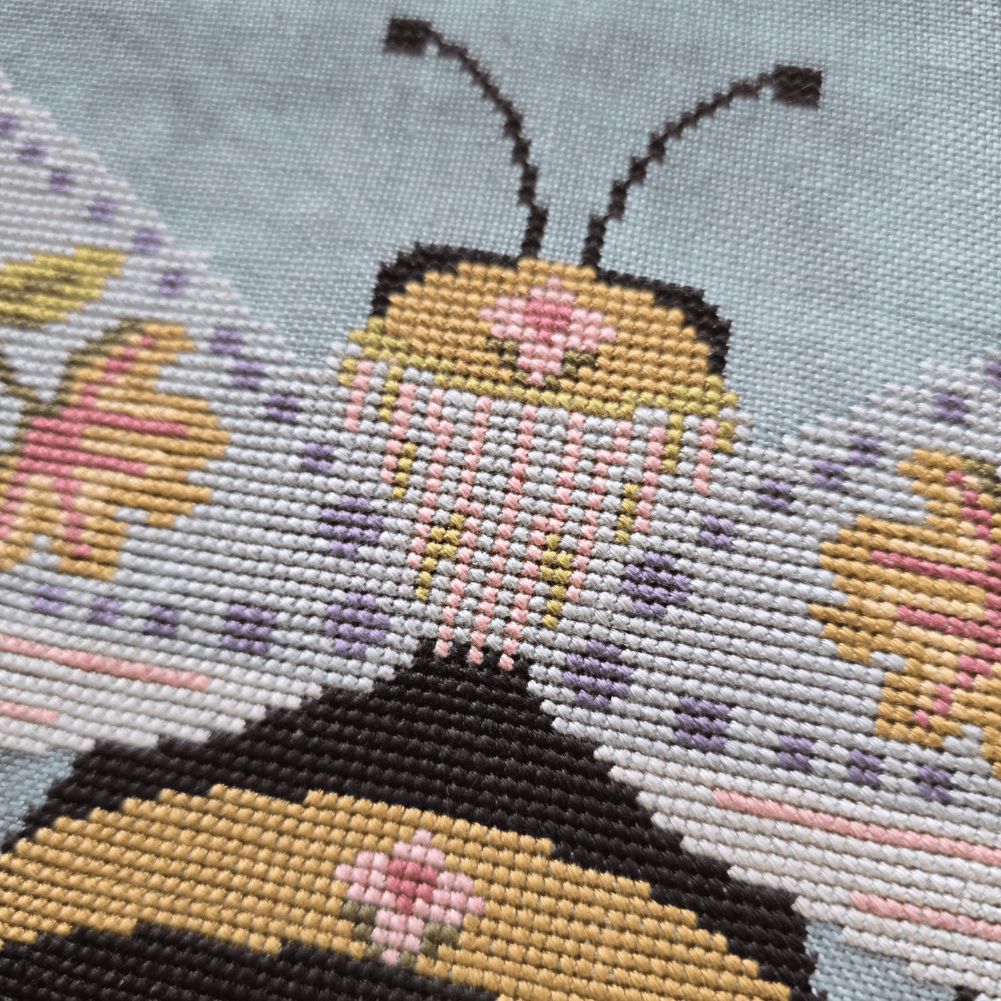 Flower Bee Cross Stitch Pattern Paper Chart