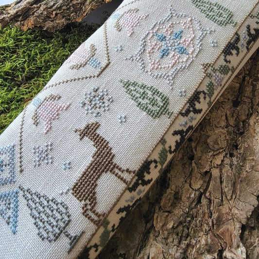 Woodland Walk Spot motif Sampler