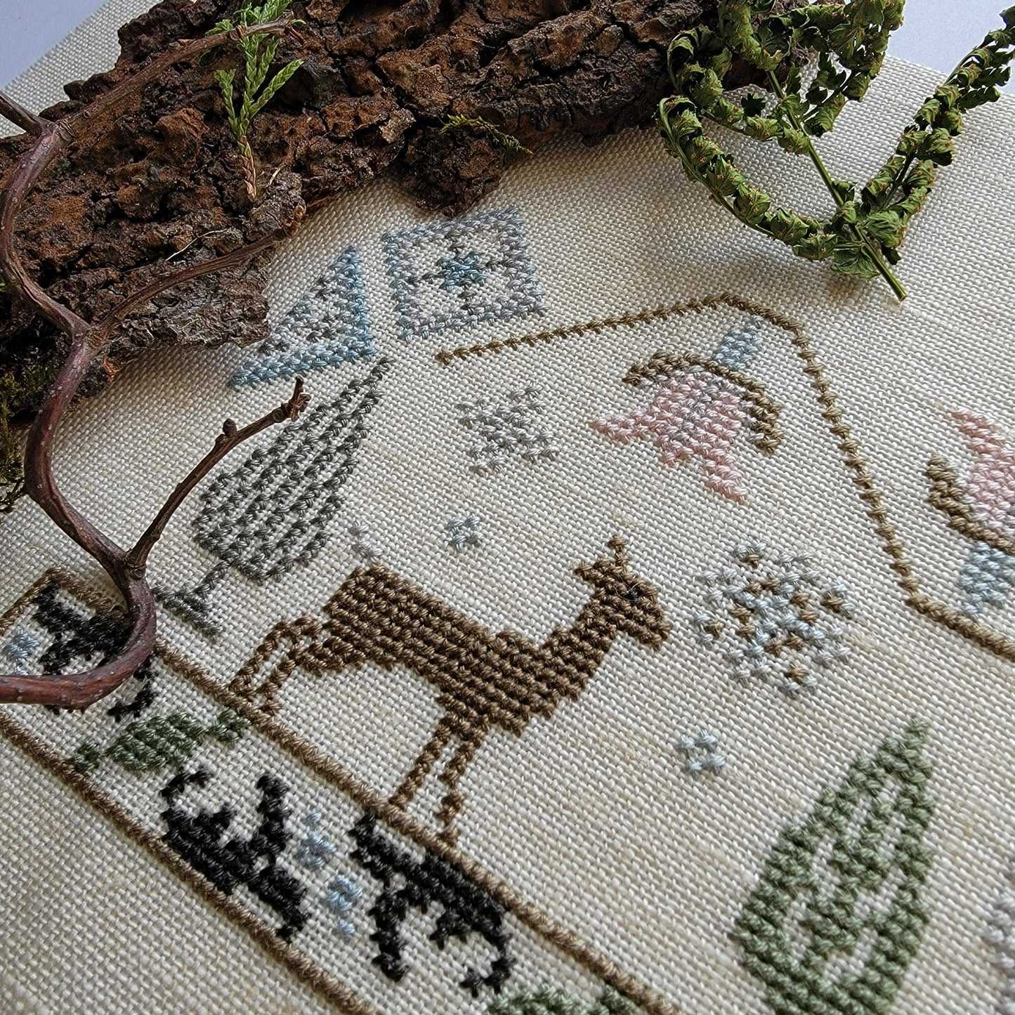 Woodland Walk Spot motif Sampler